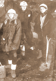 Chrissie, Kieron and Jo prepare for winter on site in 1988:   Richard Waite, Sunday Times
